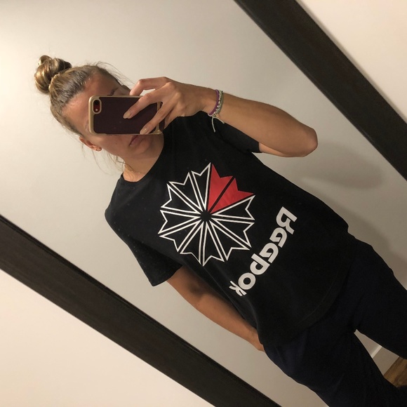 NWT Reebok Classic Tee Medium - Picture 4 of 4